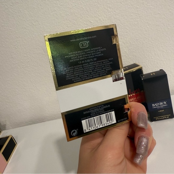 Carolina Herrera Bundle Good Girl Blush Ea De Parfum Dabber 7 ml Bad Boy 8ml - Picture 6 of 12